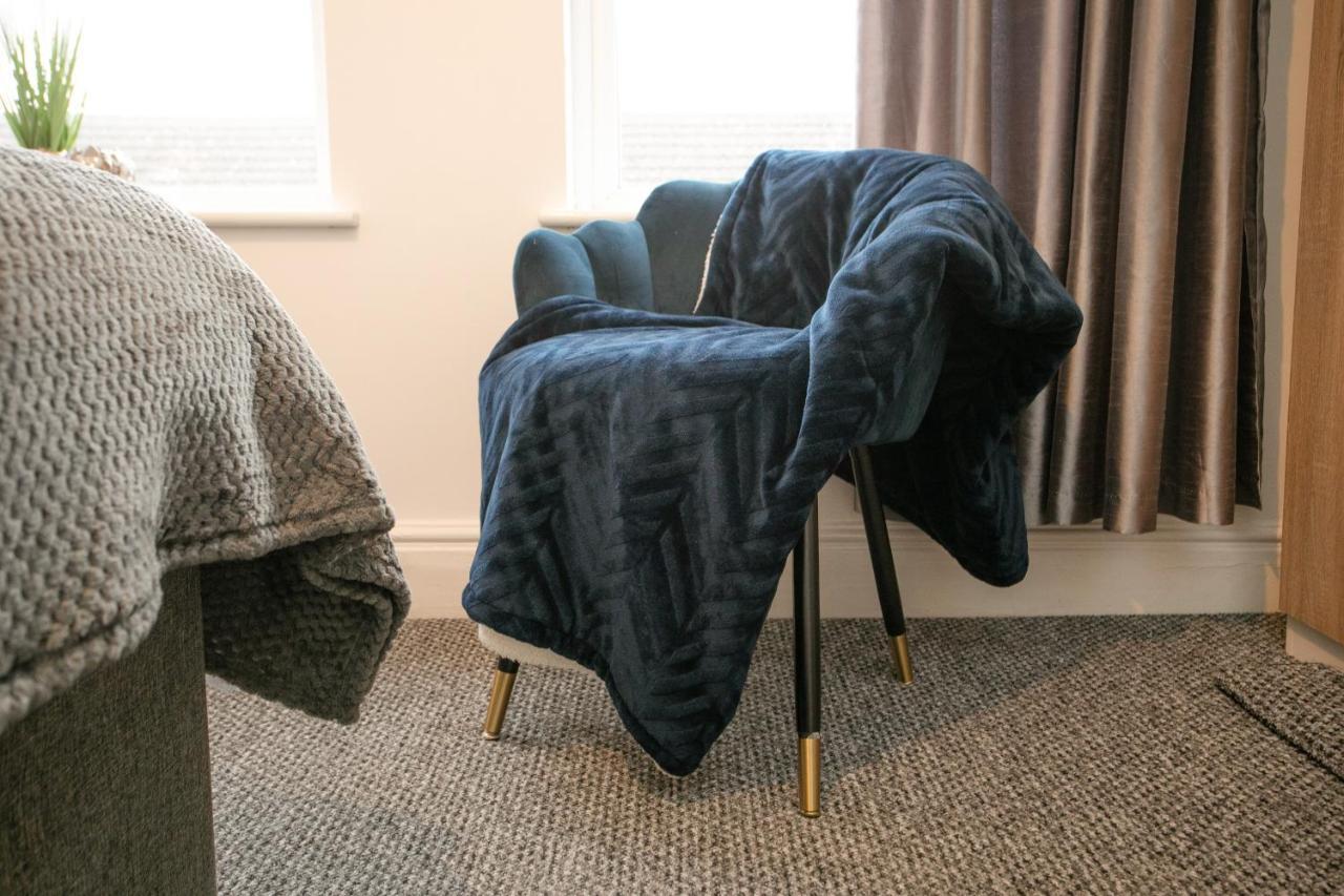 8 Guests - 5 Bedroom - Free Wi-Fi - Kettering Dış mekan fotoğraf